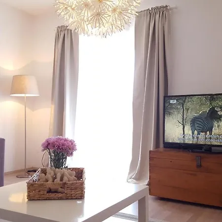 Skenza's Loft Near And Center Спліт