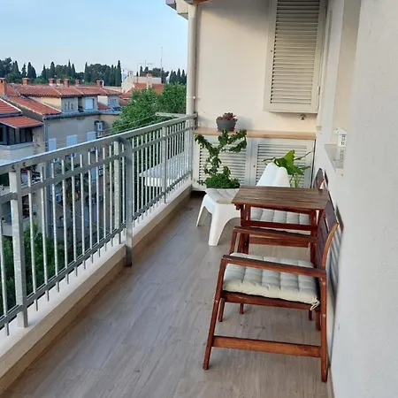 Skenza's Loft Near And Center Lägenhet Split