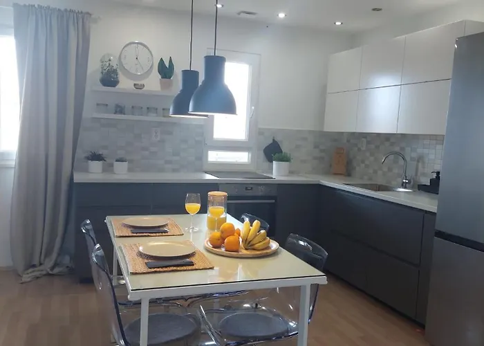 Apartment Skenza's Loft Near And Center