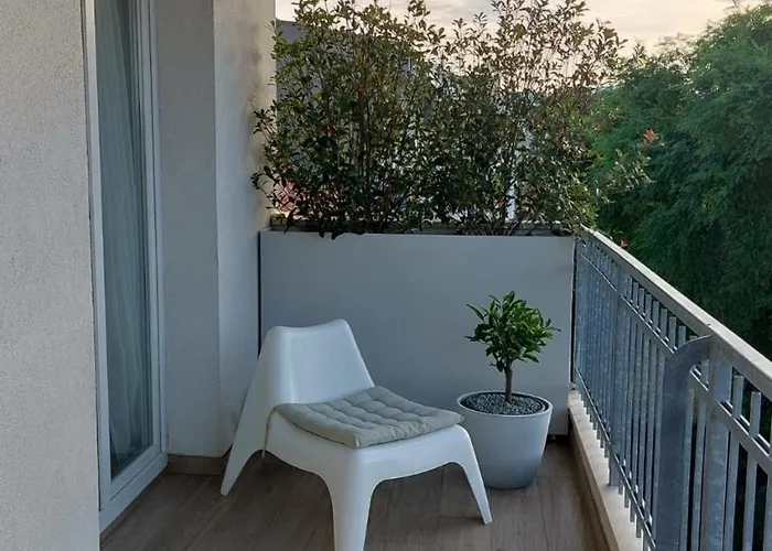 Apartment Skenza's Loft Near And Center *